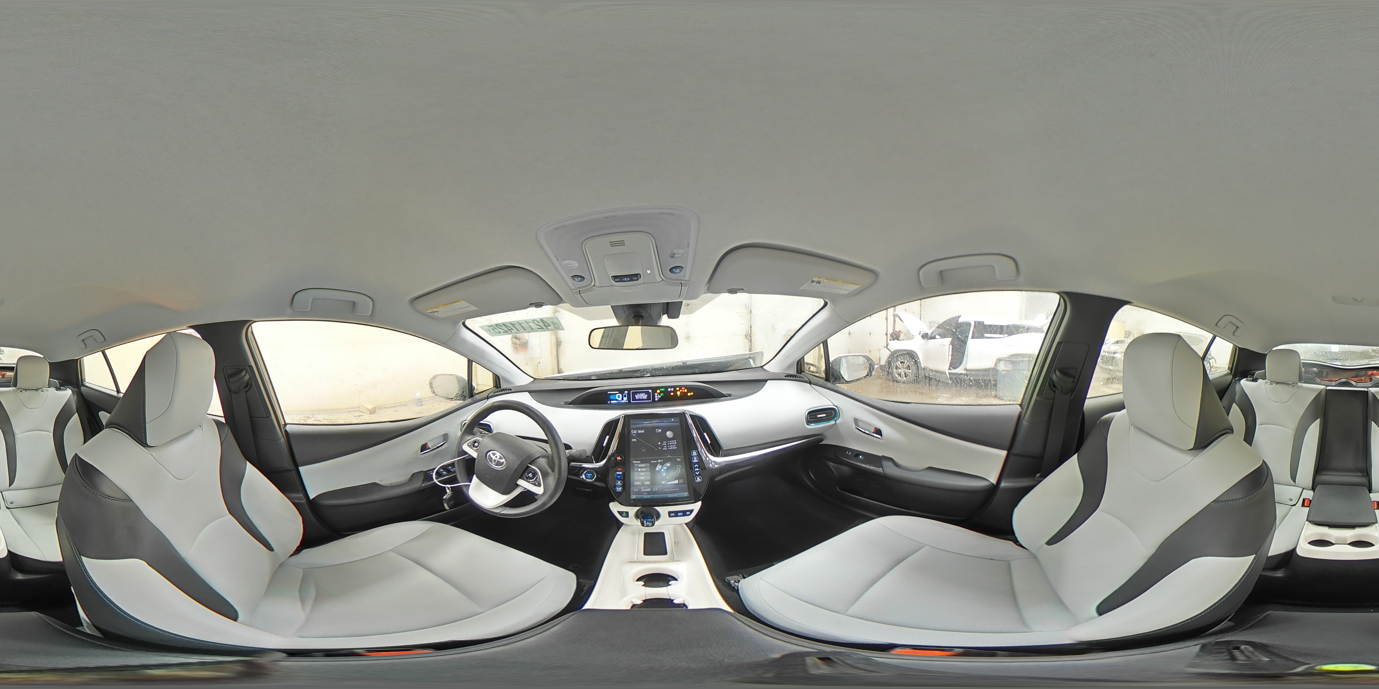 2018 Toyota Prius - Image 14