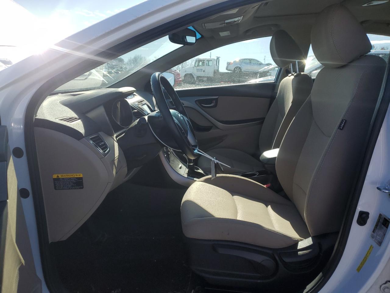 2016 Hyundai Elantra - Image 7