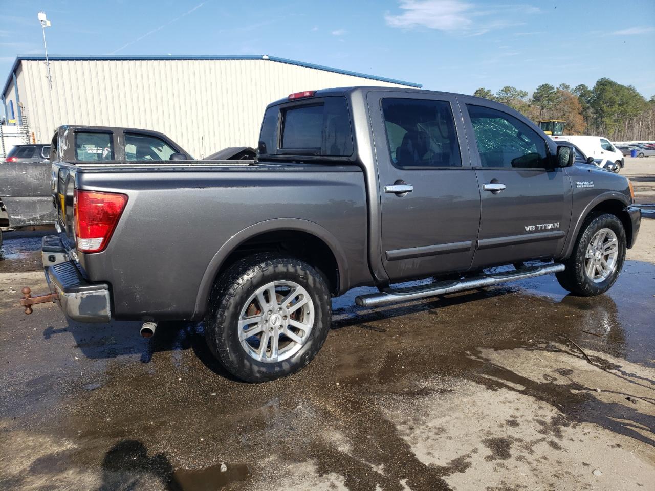 2012 Nissan Titan - Image 3