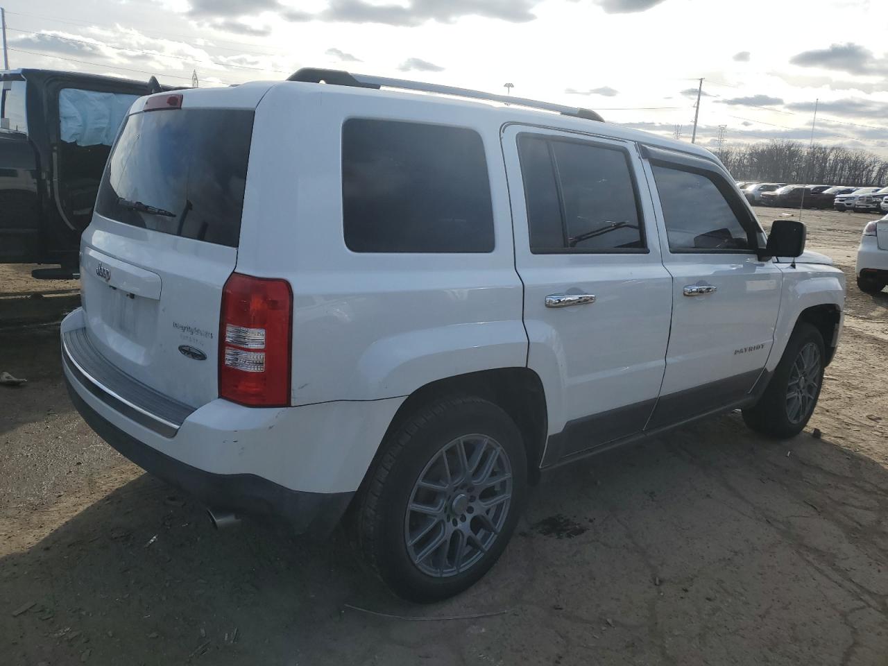 VIN 1C4NJPFA2GD621013 2016 JEEP PATRIOT no.3