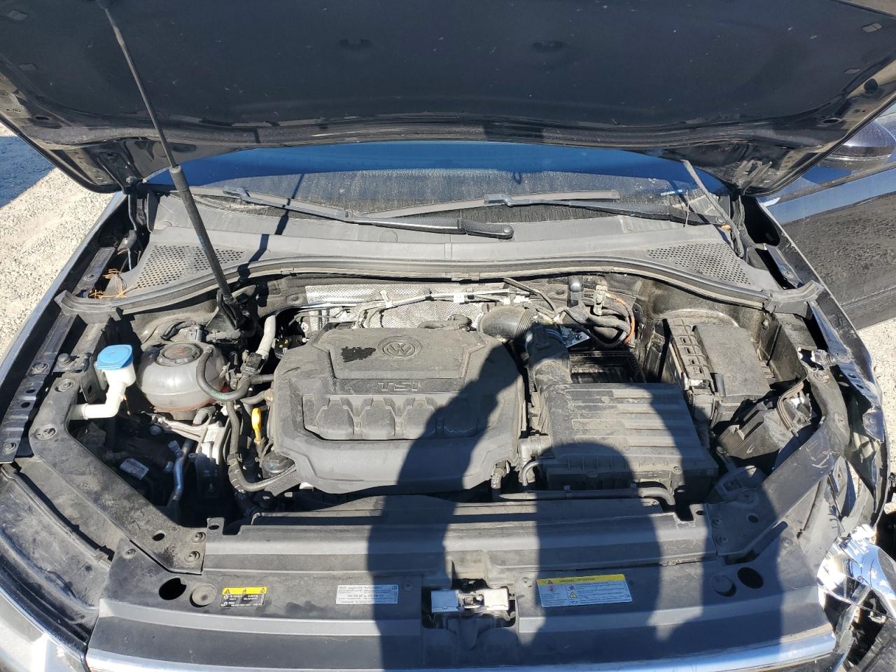 2021 Volkswagen Tiguan - Image 12