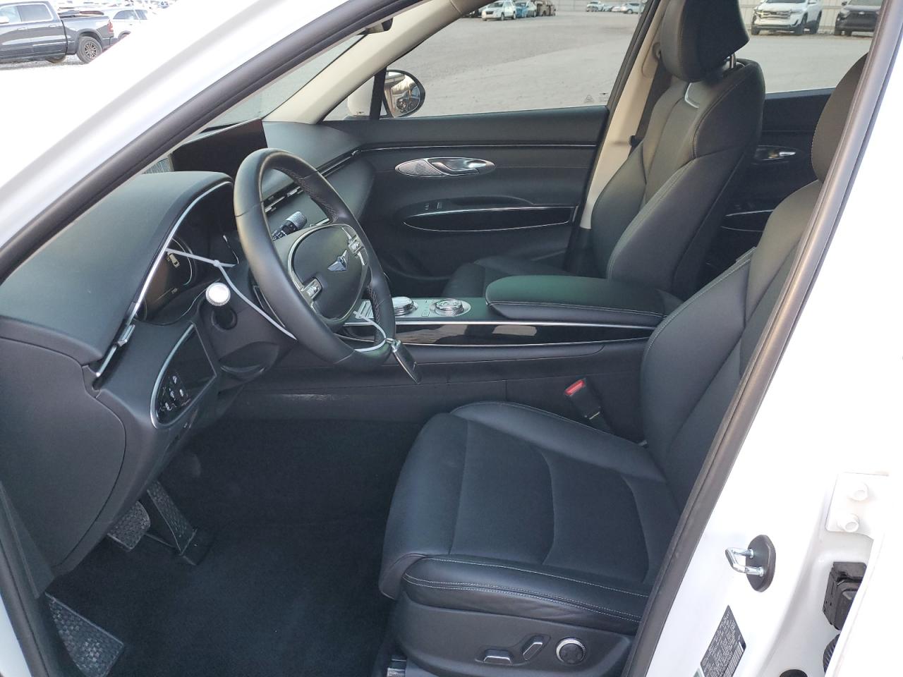2022 Genesis GV70 - Image 7