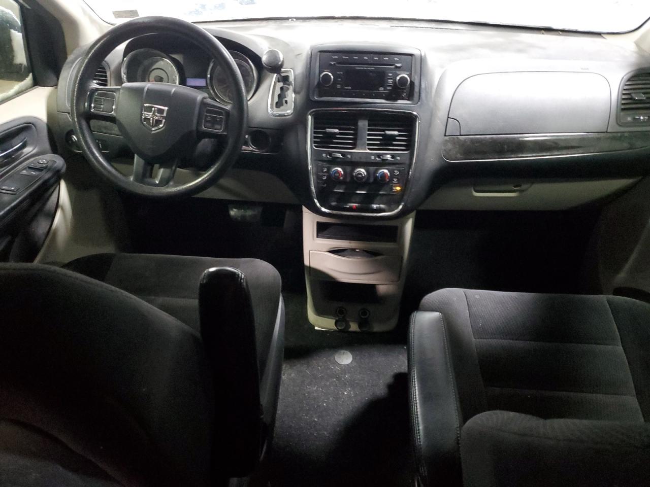 2014 Dodge Caravan - Image 8