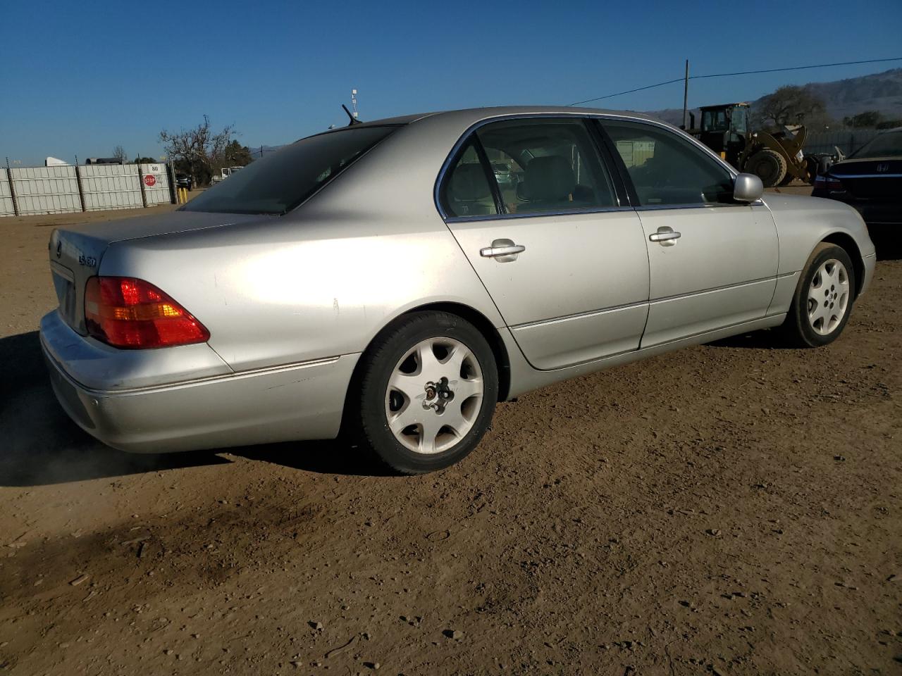 2003 Lexus LS - Image 3