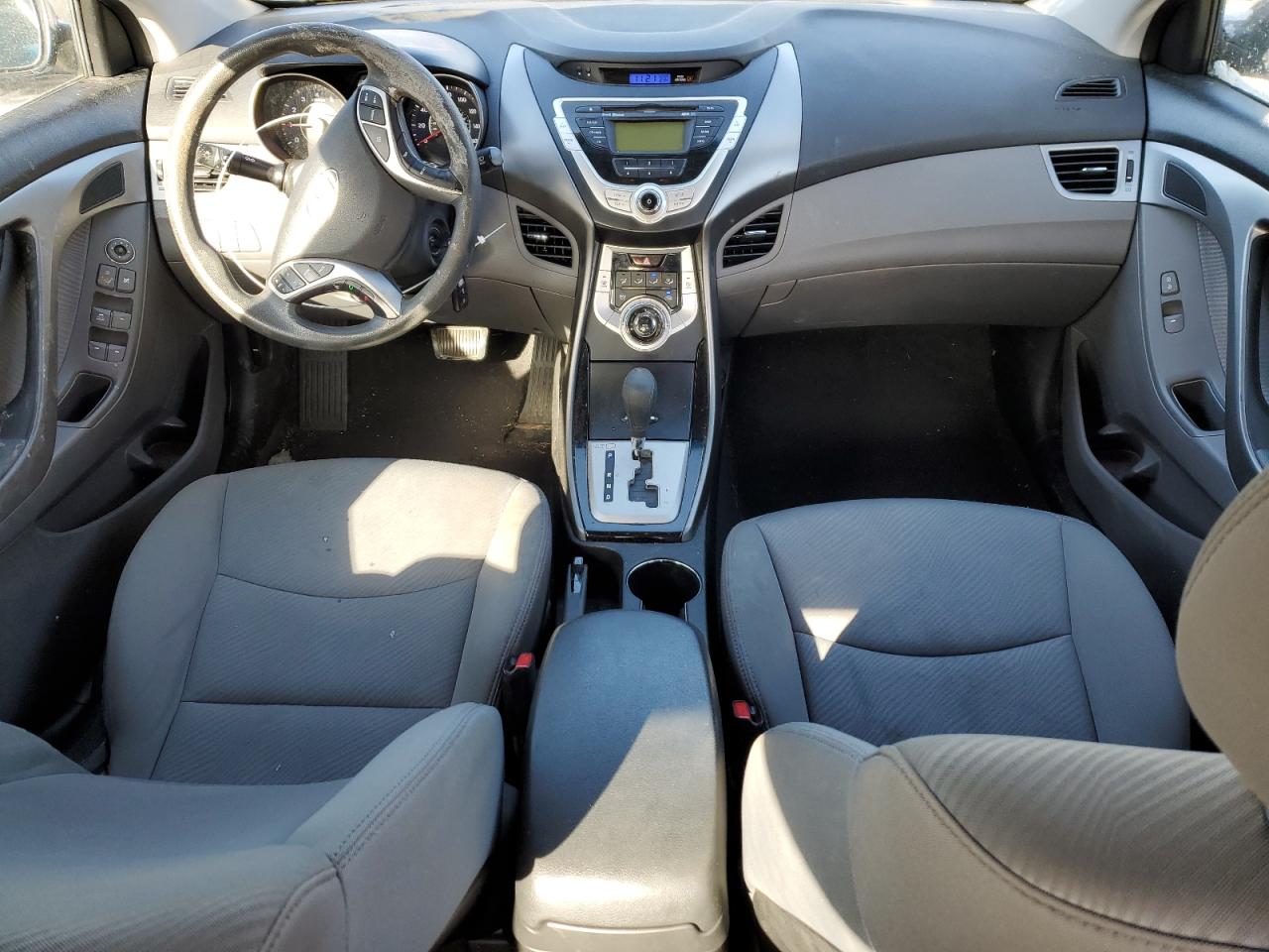 2011 Hyundai Elantra - Image 8