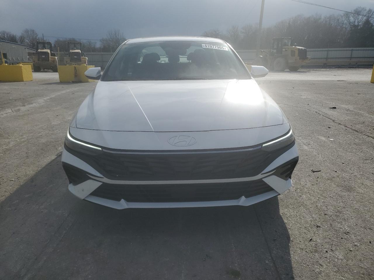 2024 Hyundai Elantra - Image 5