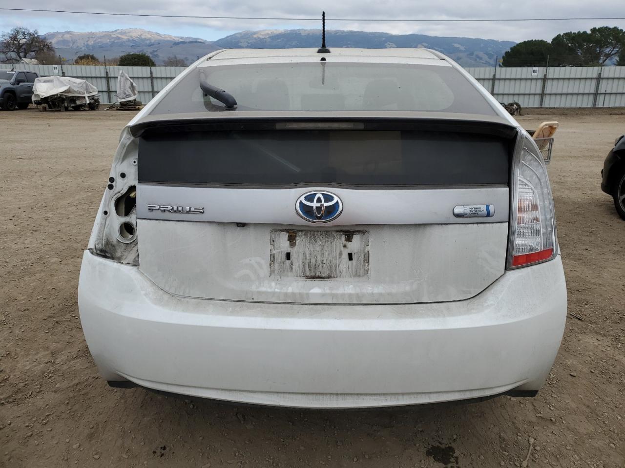 2013 Toyota Prius - Image 6