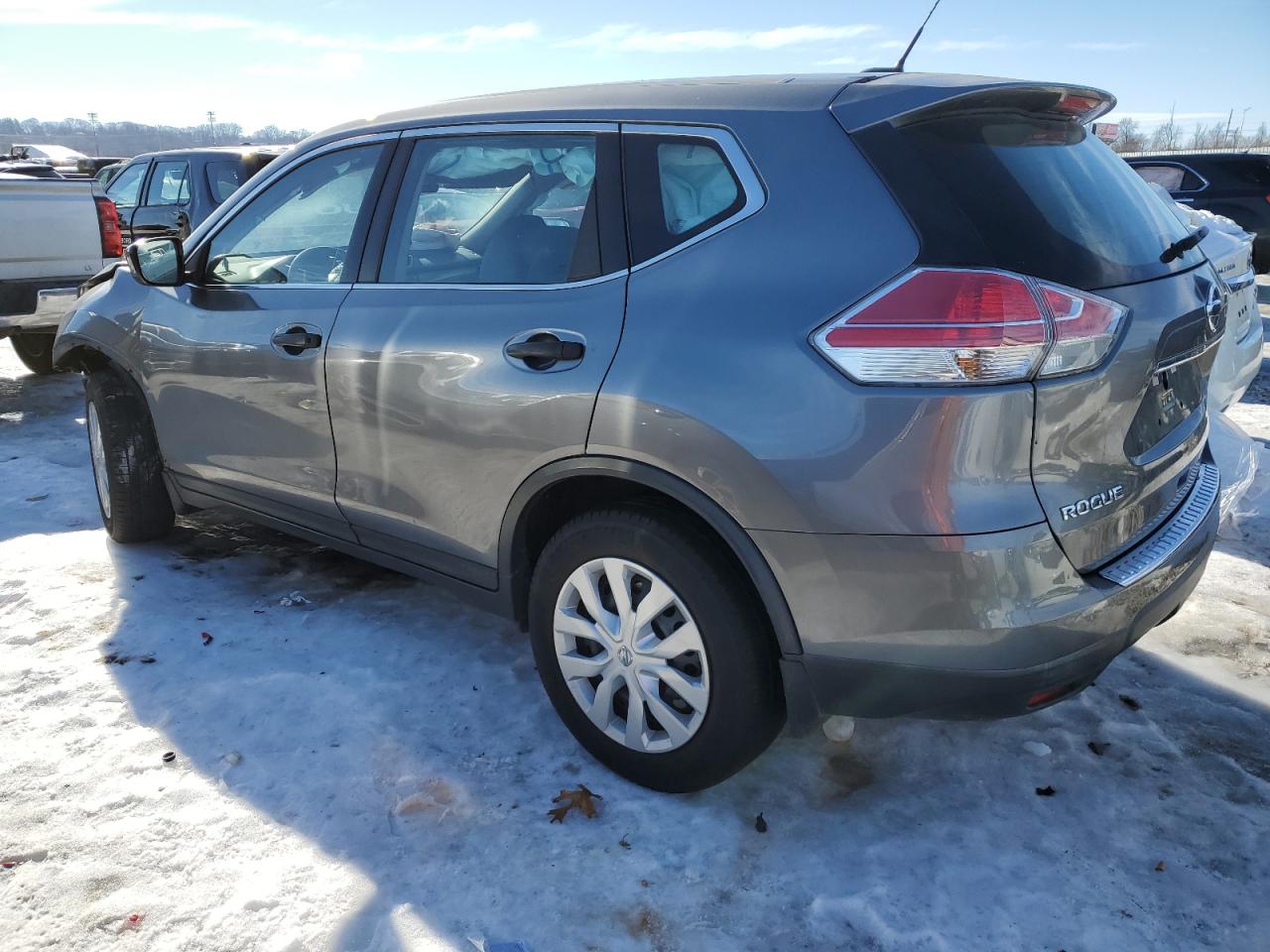 2016 Nissan Rogue - Image 2