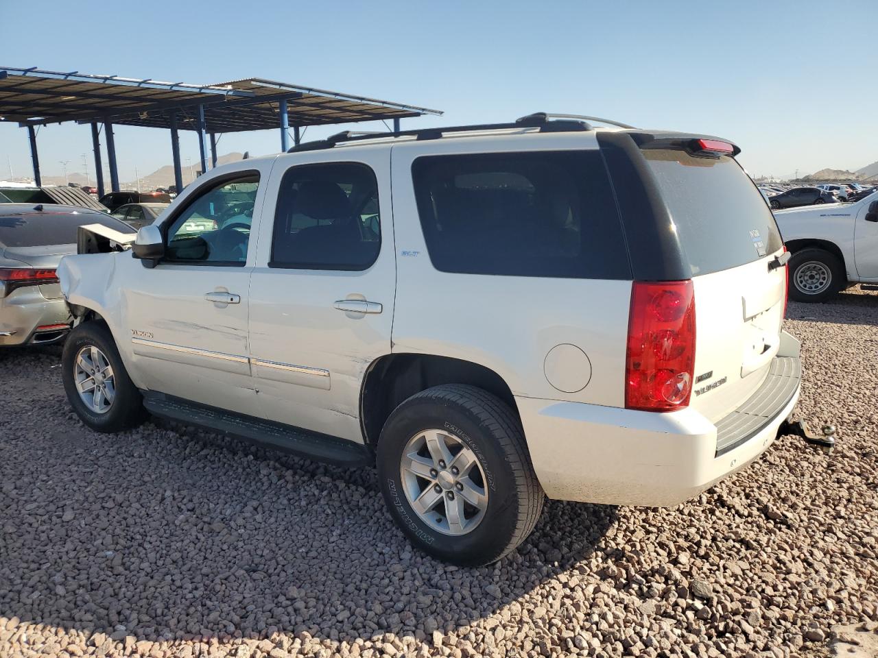2011 GMC Yukon - Image 2