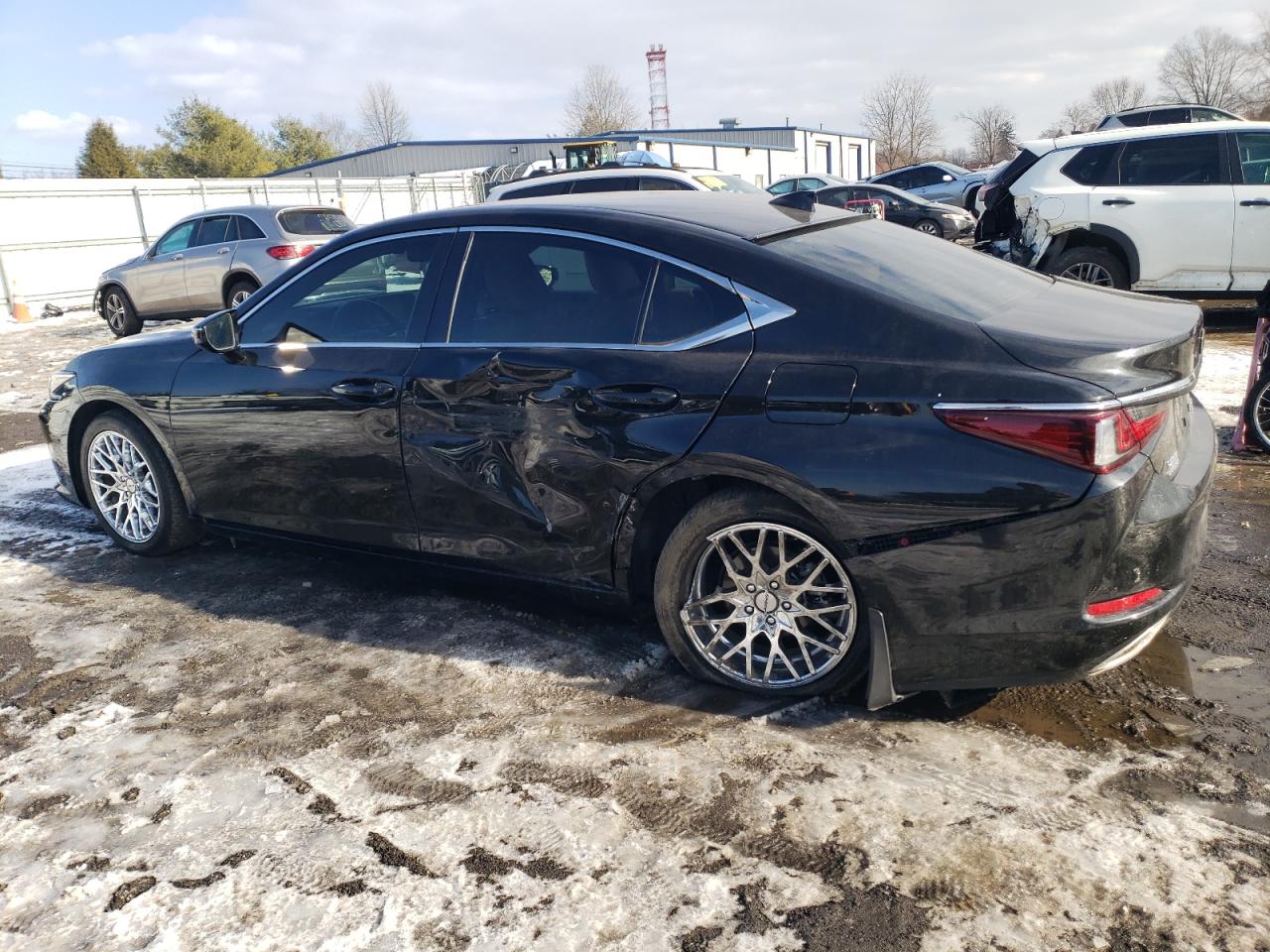 2020 Lexus ES - Image 2