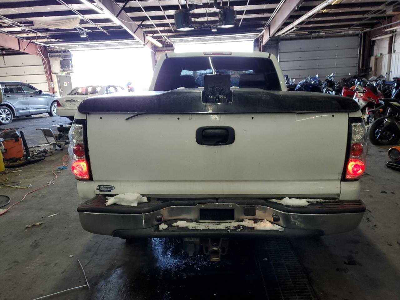 2003 Chevrolet Silverado - Image 6