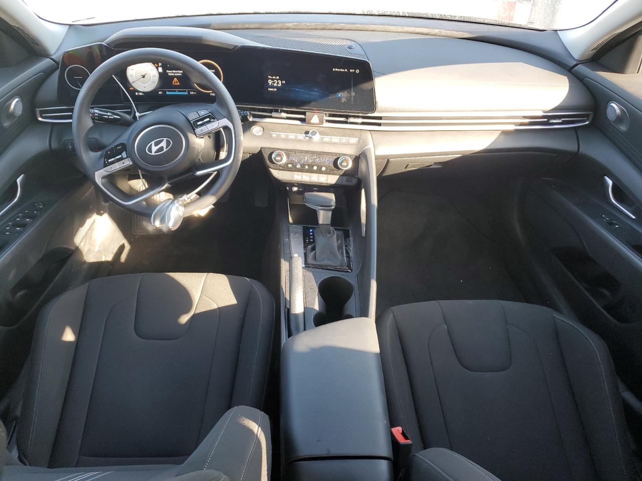 2024 Hyundai Elantra - Image 8
