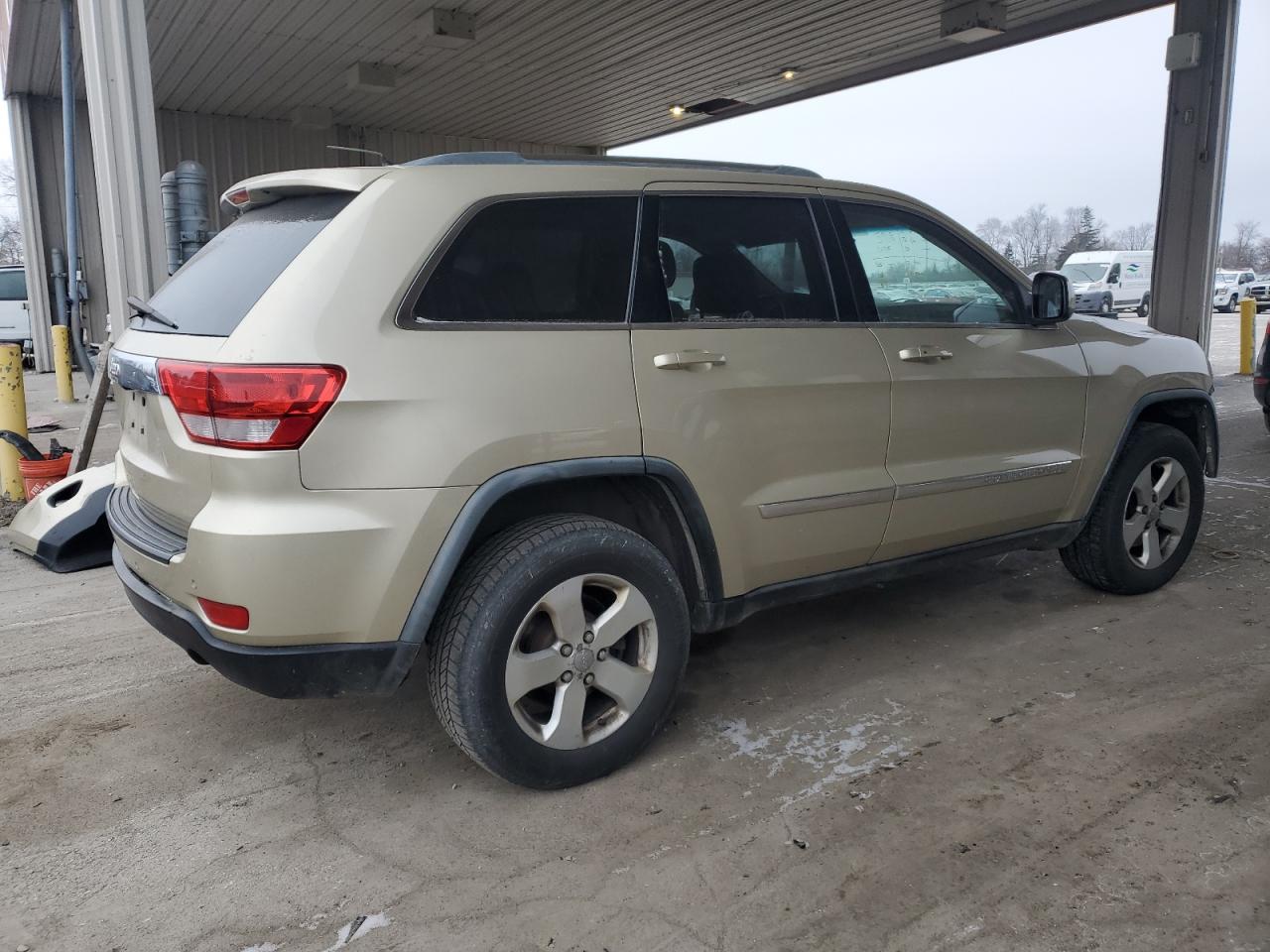 2011 Jeep Grand Cherokee - Image 3