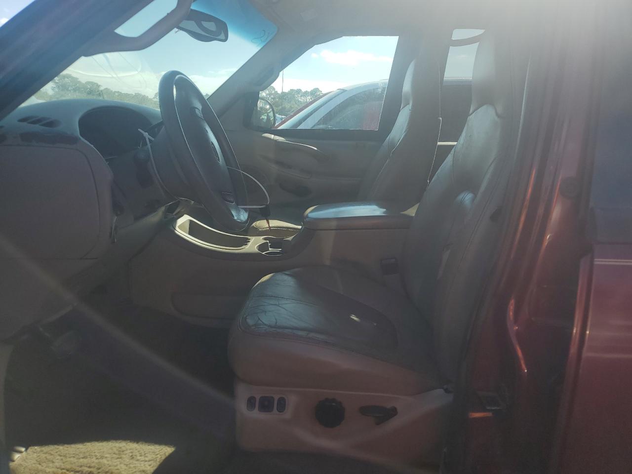 2001 Ford Expedition - Image 7