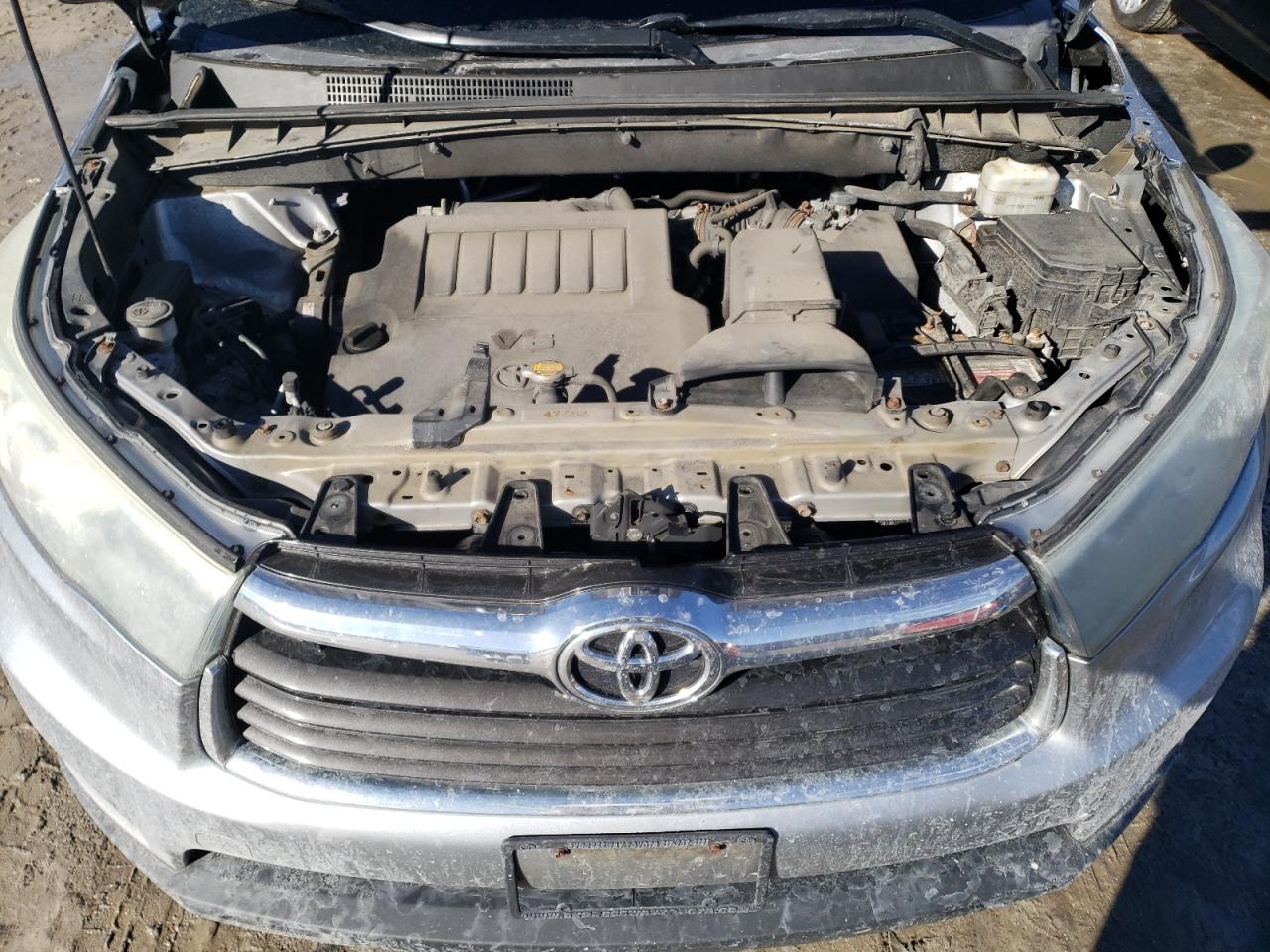 2015 Toyota Highlander - Image 12