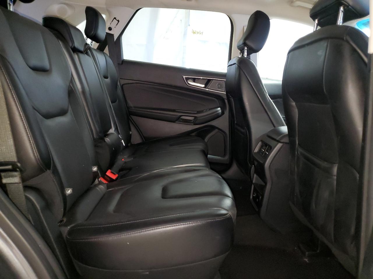 2022 Ford Edge - Image 11