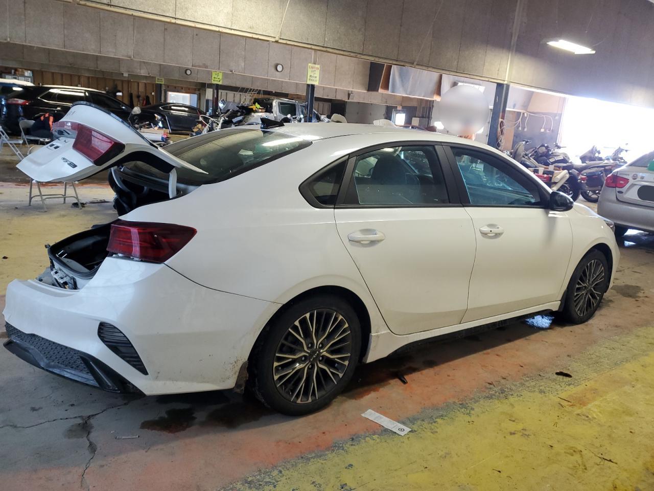 2023 Kia Forte - Image 3