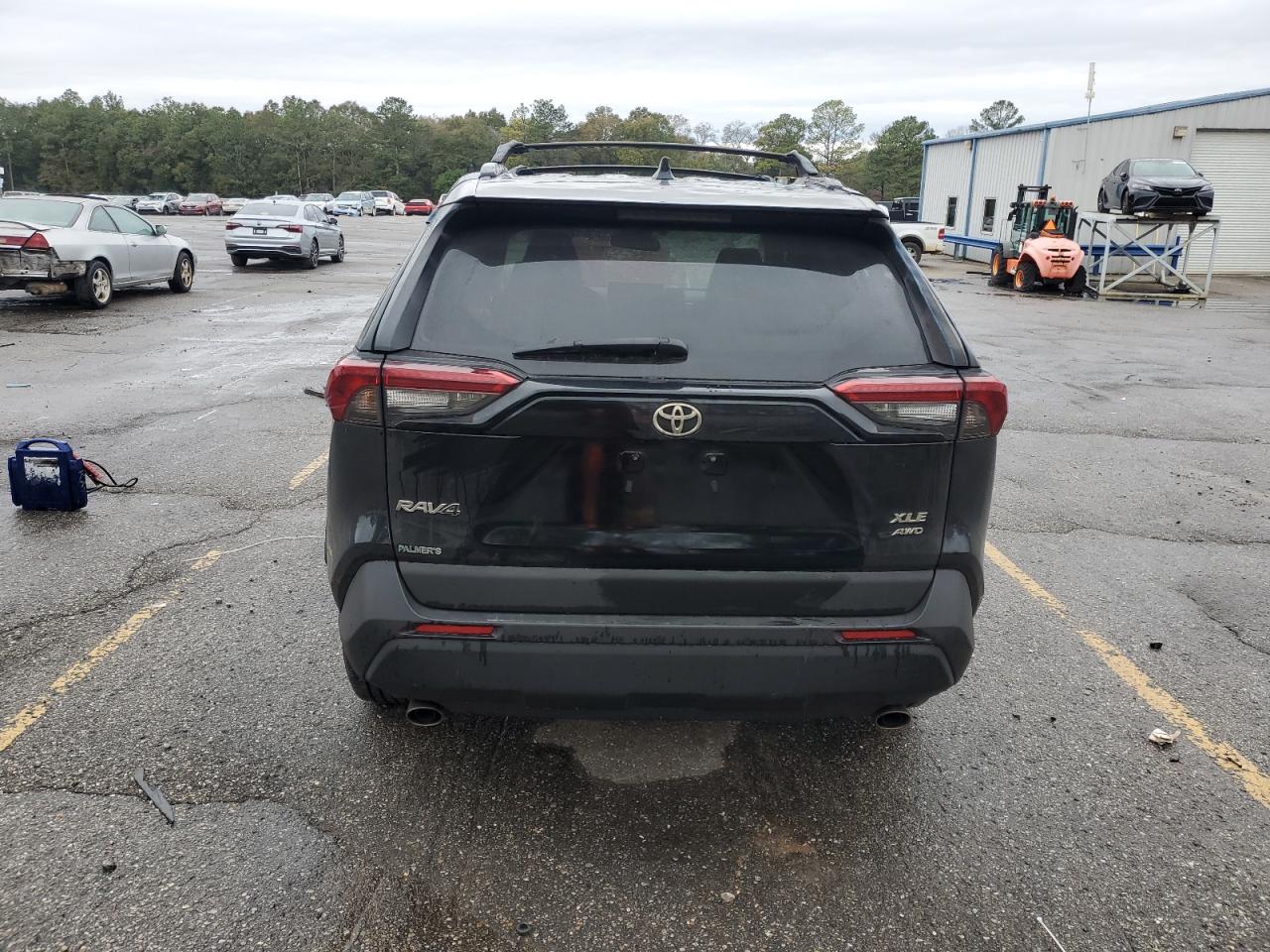 2022 Toyota RAV 4 - Image 6