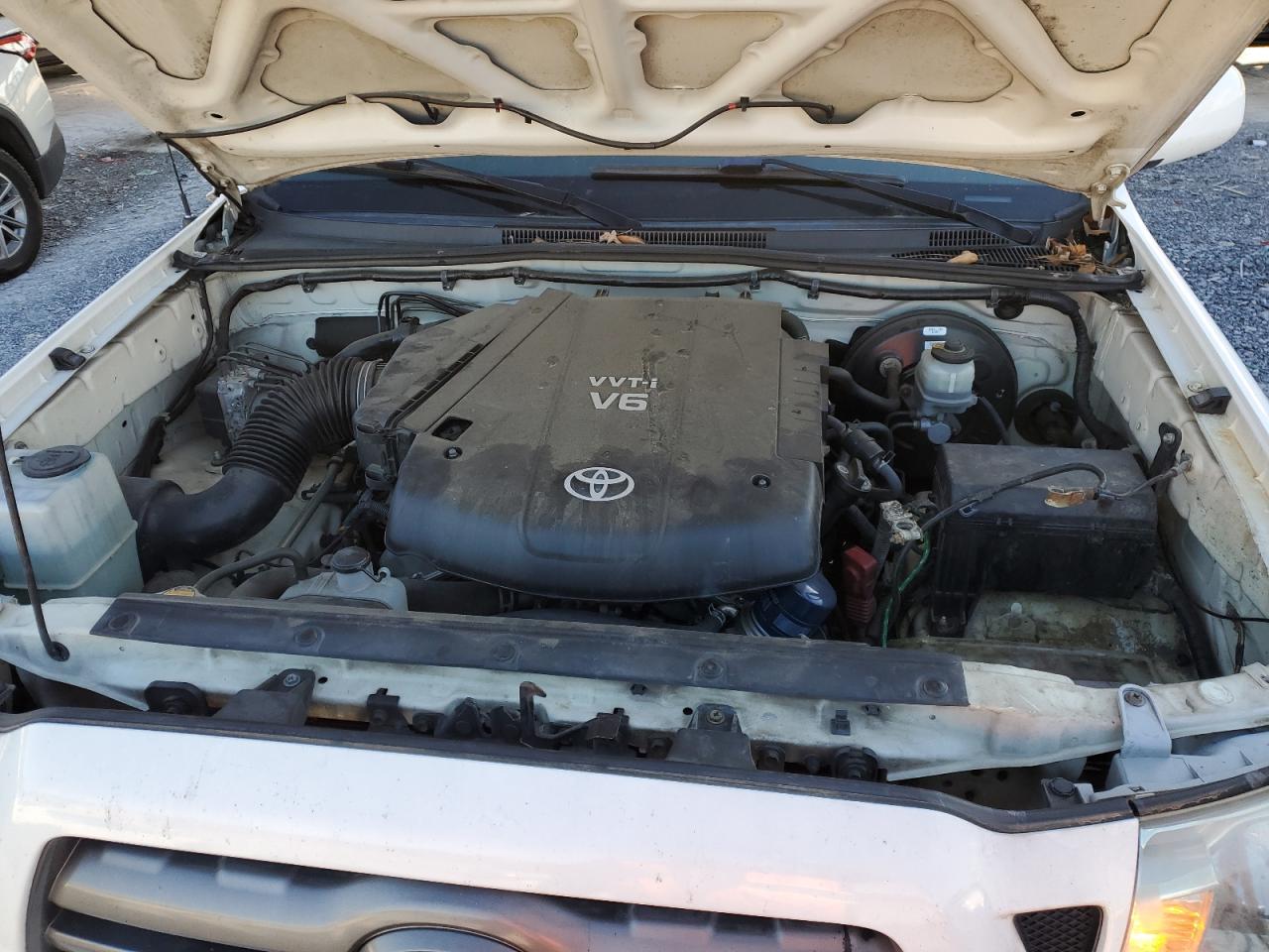 2010 Toyota Tacoma - Image 11