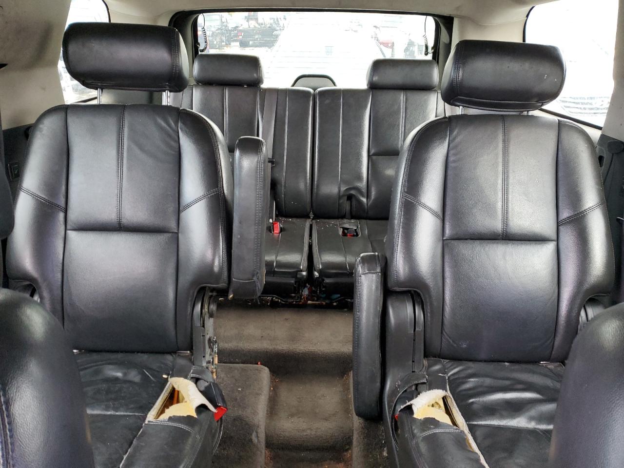 2008 Chevrolet Tahoe - Image 10