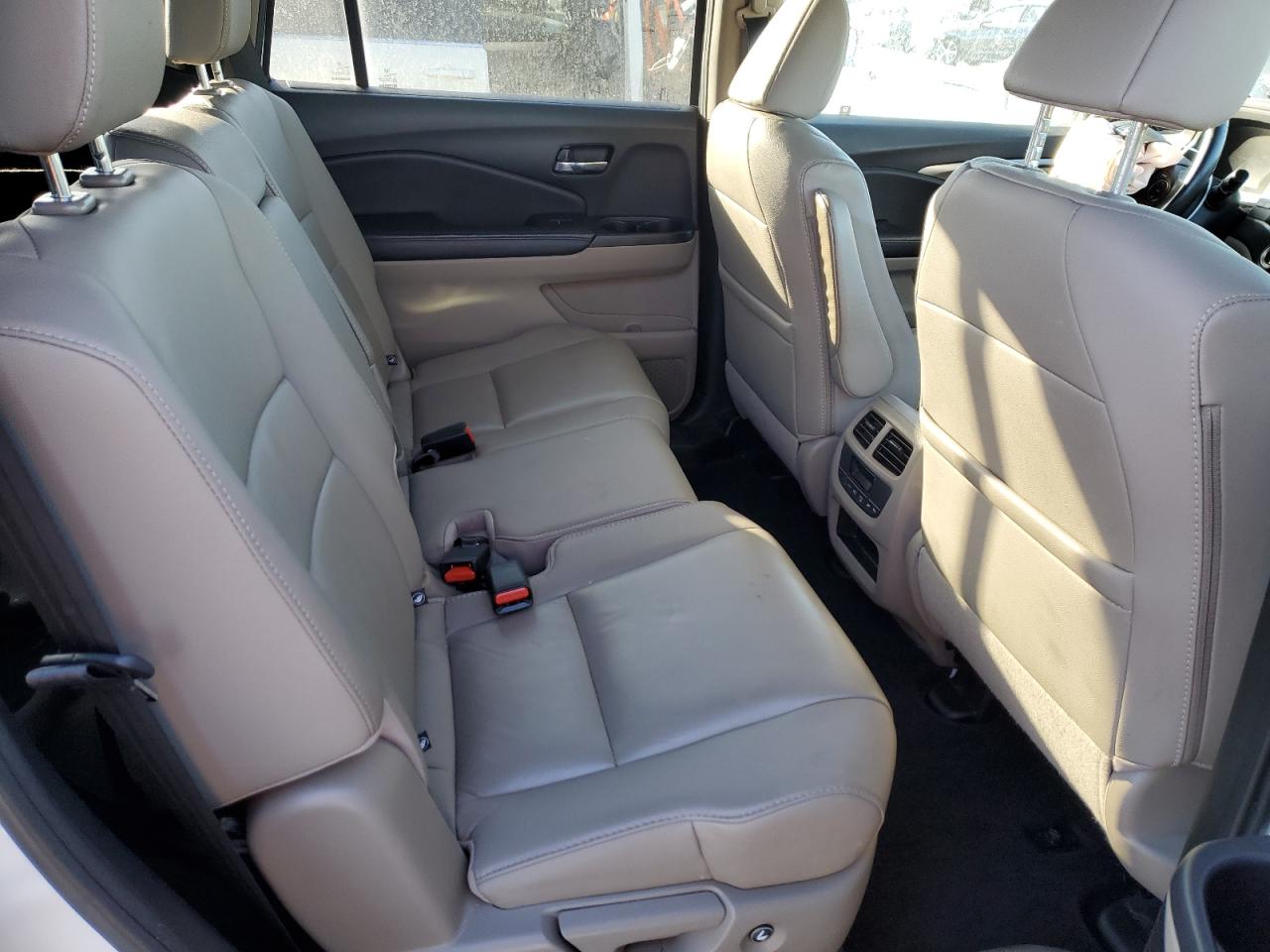 2017 Honda Pilot - Image 11