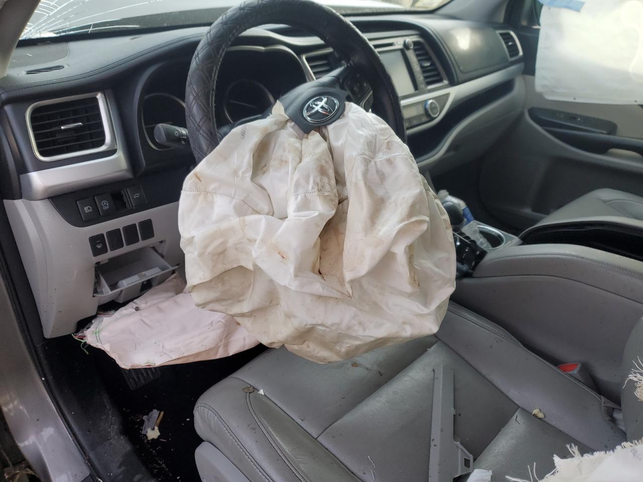 2018 Toyota Highlander - Image 8