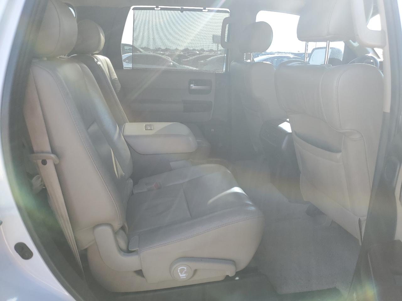 2011 Toyota Sequoia Platinum VIN: 5TDDW5G15BS051540 Lot: 88740085