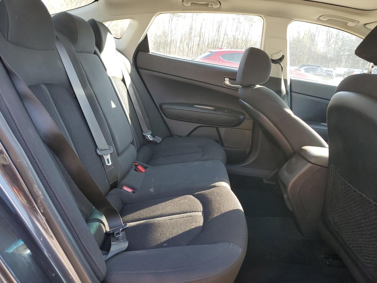 2019 Kia Optima - Image 10