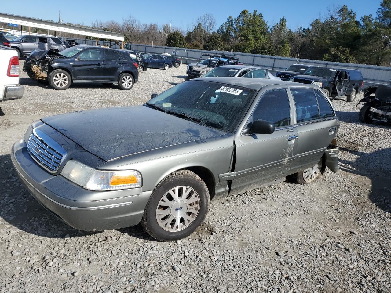 2004 Ford Crown Victoria - Image 1