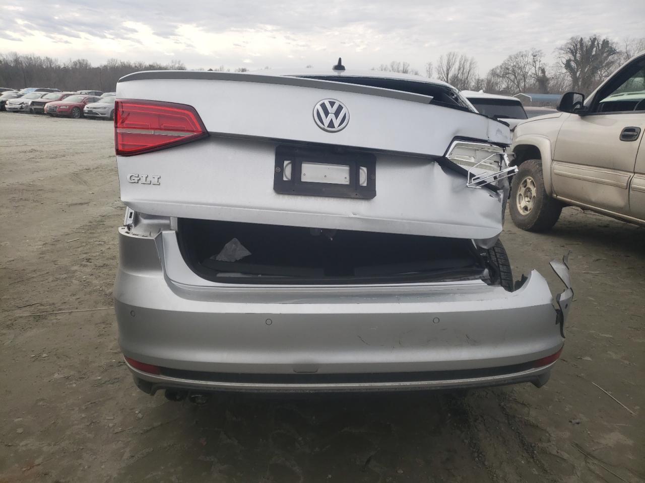 2016 Volkswagen Jetta - Image 6