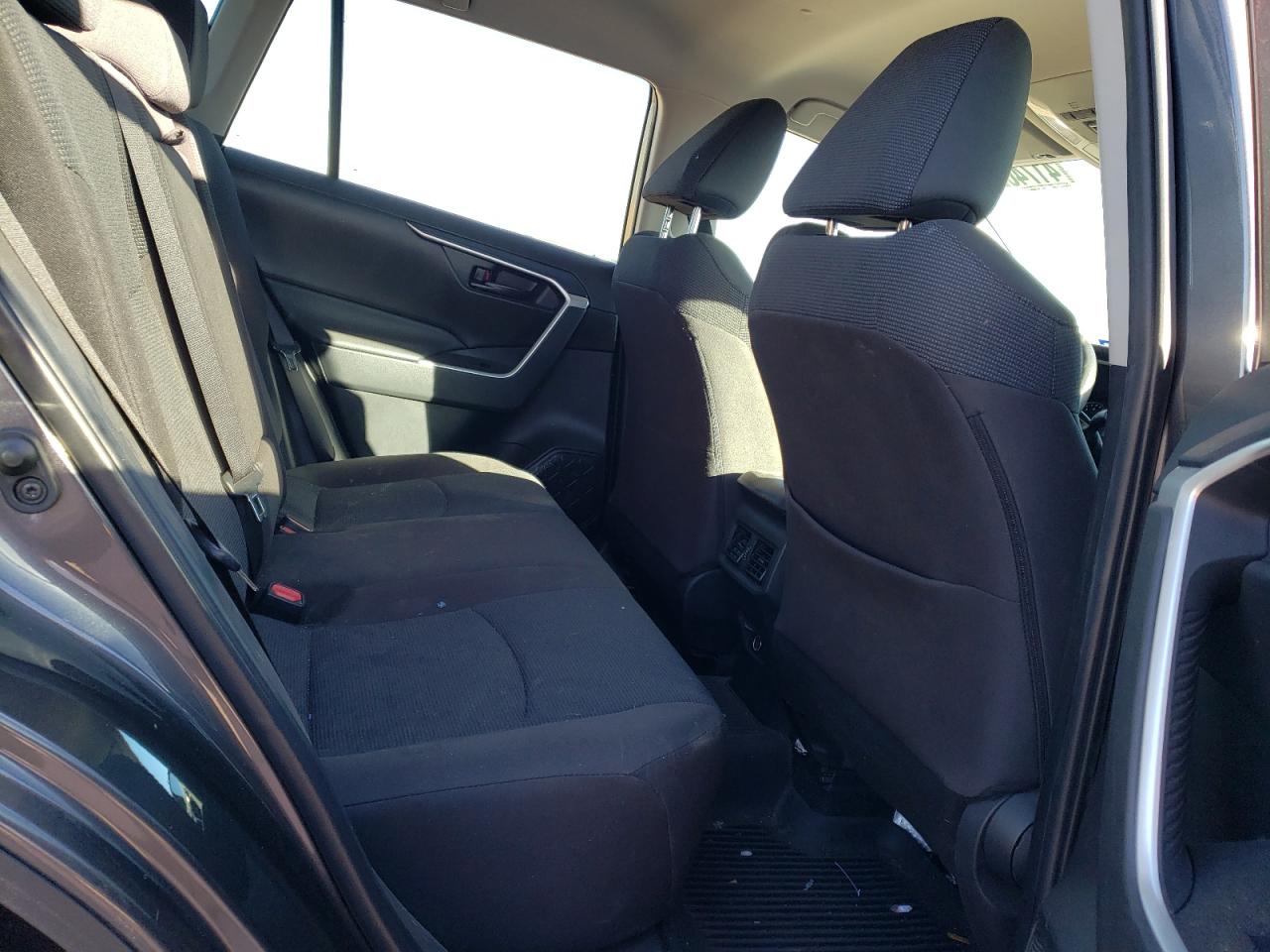 2022 Toyota RAV 4 - Image 11