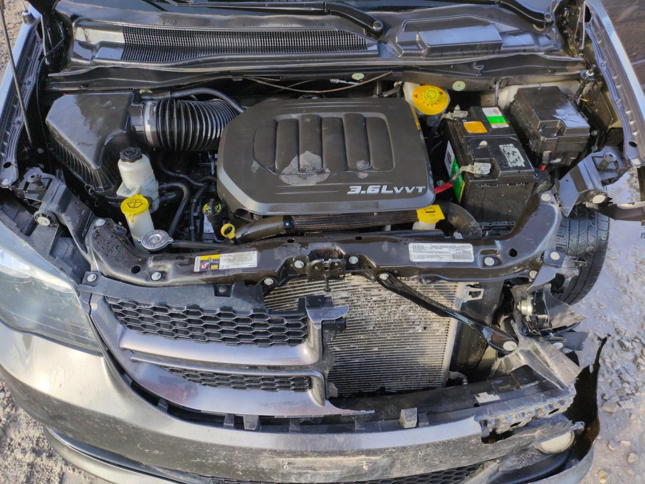 2017 Dodge Caravan - Image 11