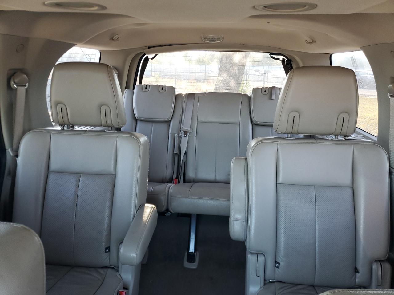 2013 Ford Expedition - Image 10