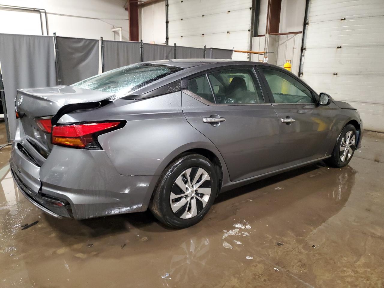 2021 Nissan Altima - Image 3