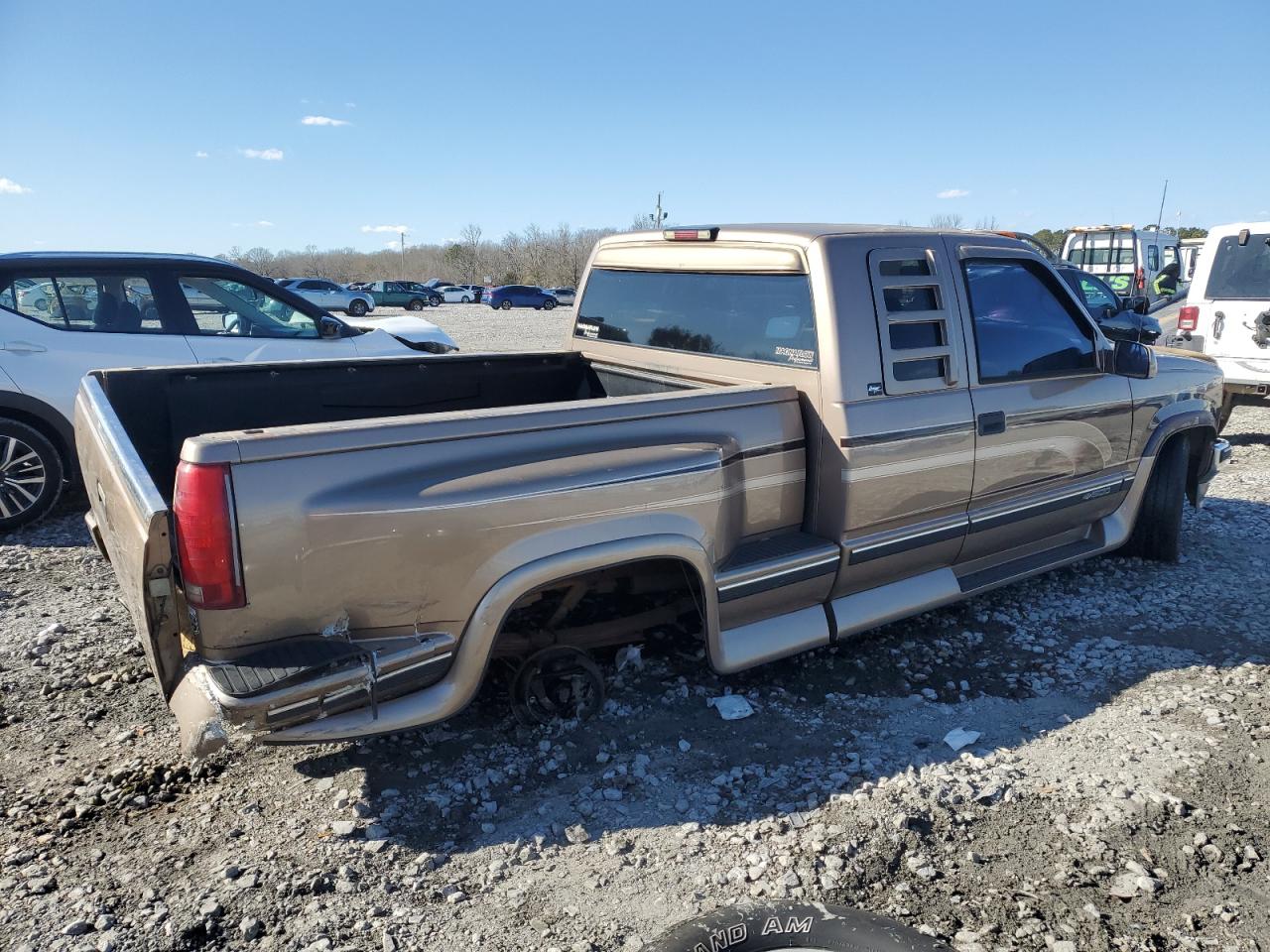 1997 Chevrolet GMT-400 - Image 3