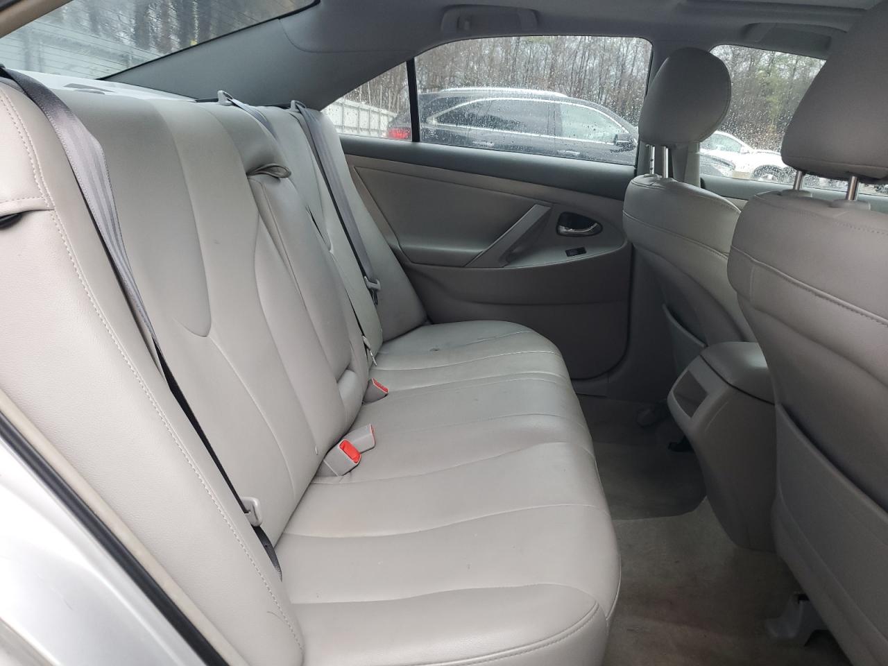 2009 Toyota Camry - Image 10