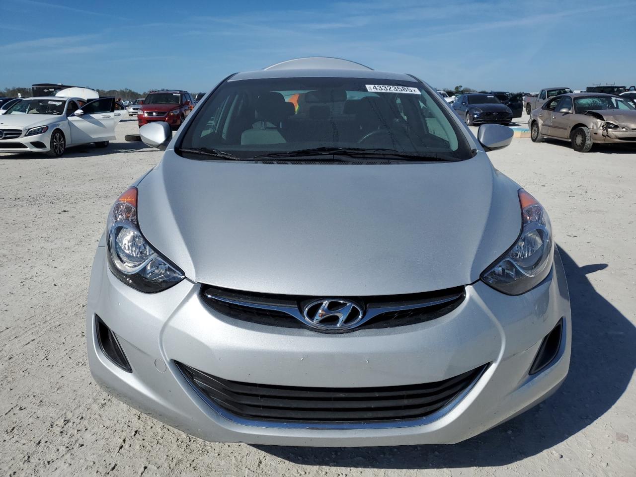 2013 Hyundai Elantra - Image 5