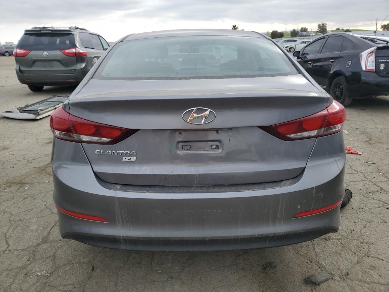 2018 Hyundai Elantra - Image 6