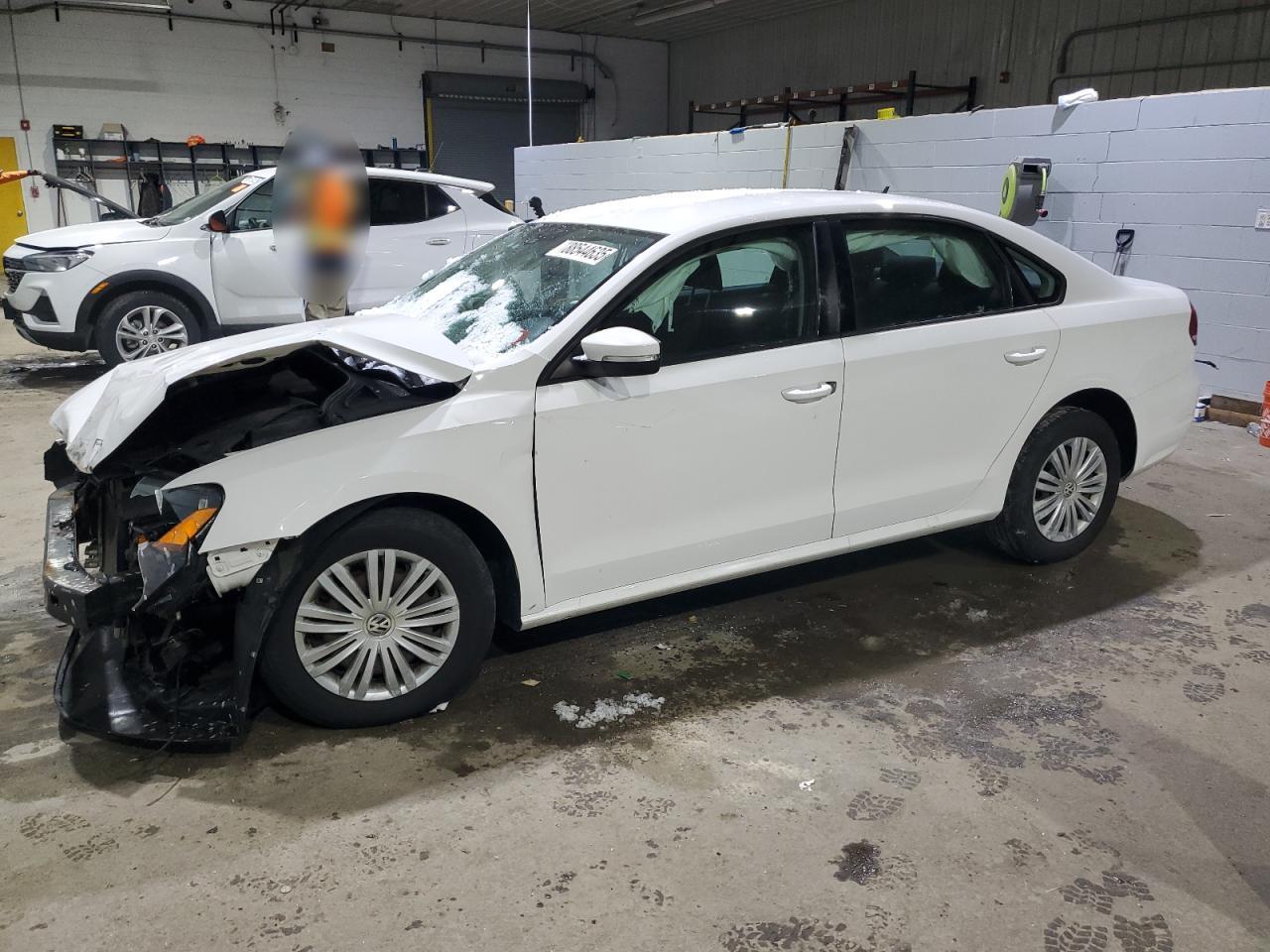 2014 Volkswagen Passat - Image 1