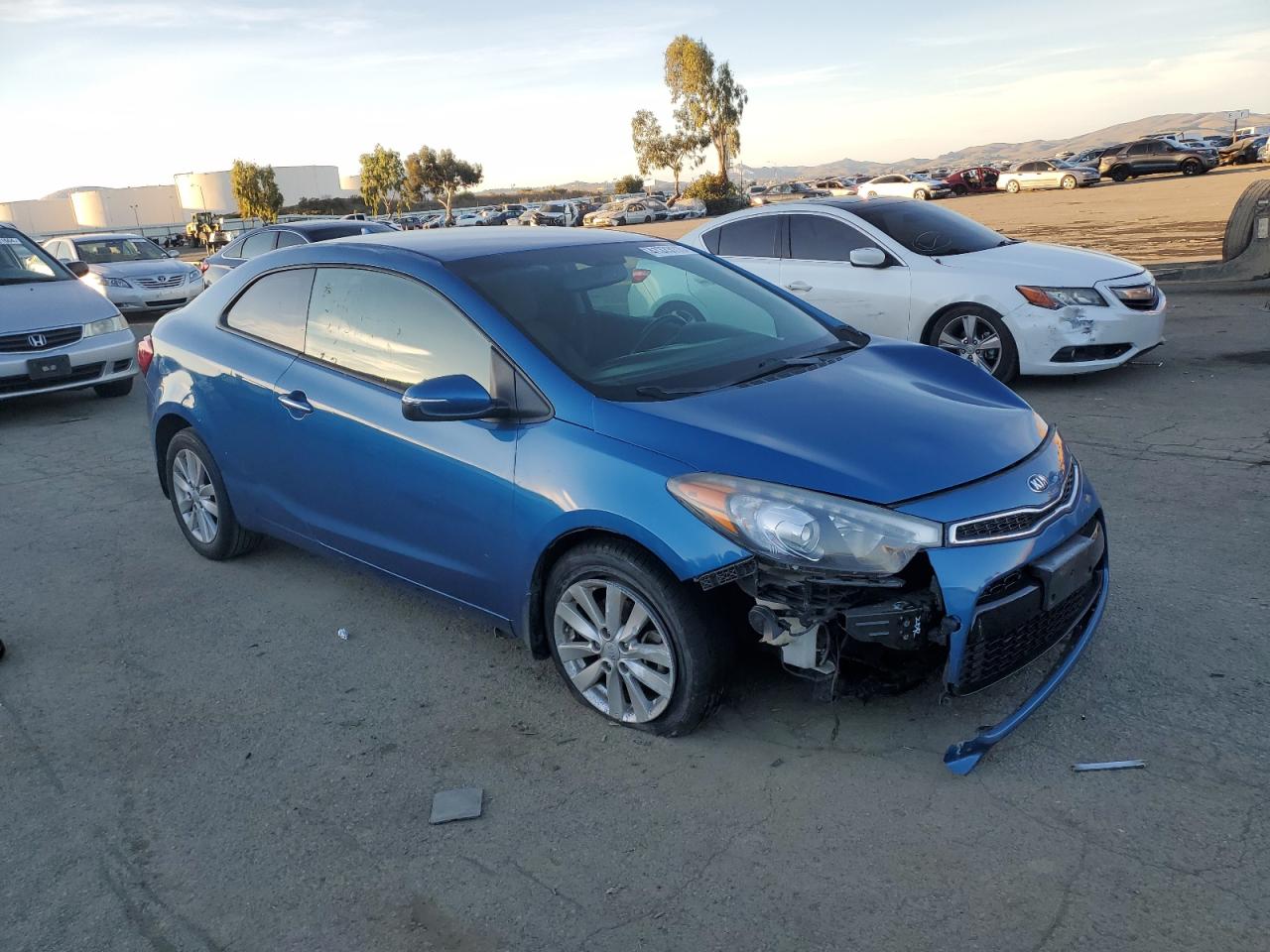 VIN KNAFX6A89E5244623 2014 KIA FORTE no.4