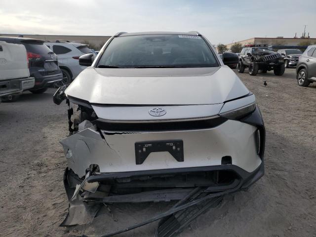  TOYOTA BZ4X XLE 2023 Silver