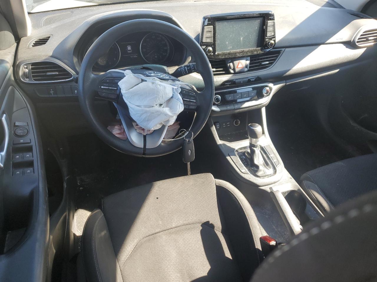 2019 Hyundai Elantra - Image 8