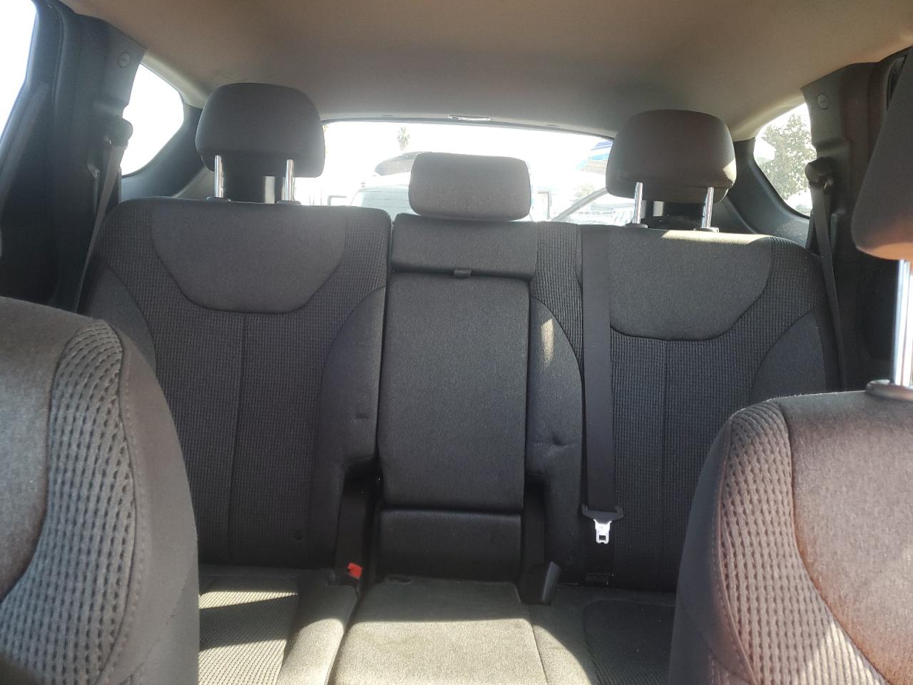 2020 Hyundai Santa Fe - Image 10
