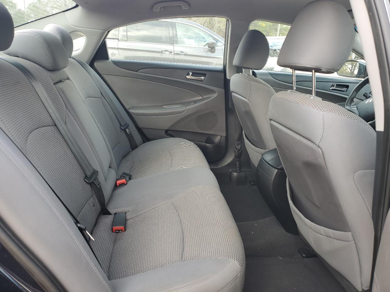 2013 Hyundai Sonata - Image 10
