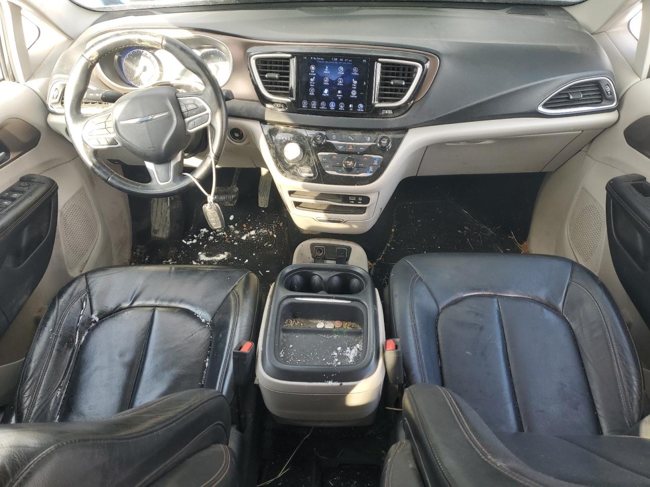2017 Chrysler Pacifica - Image 8