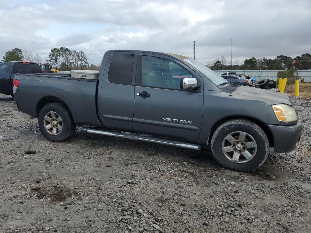2005 Nissan Titan - Image 4