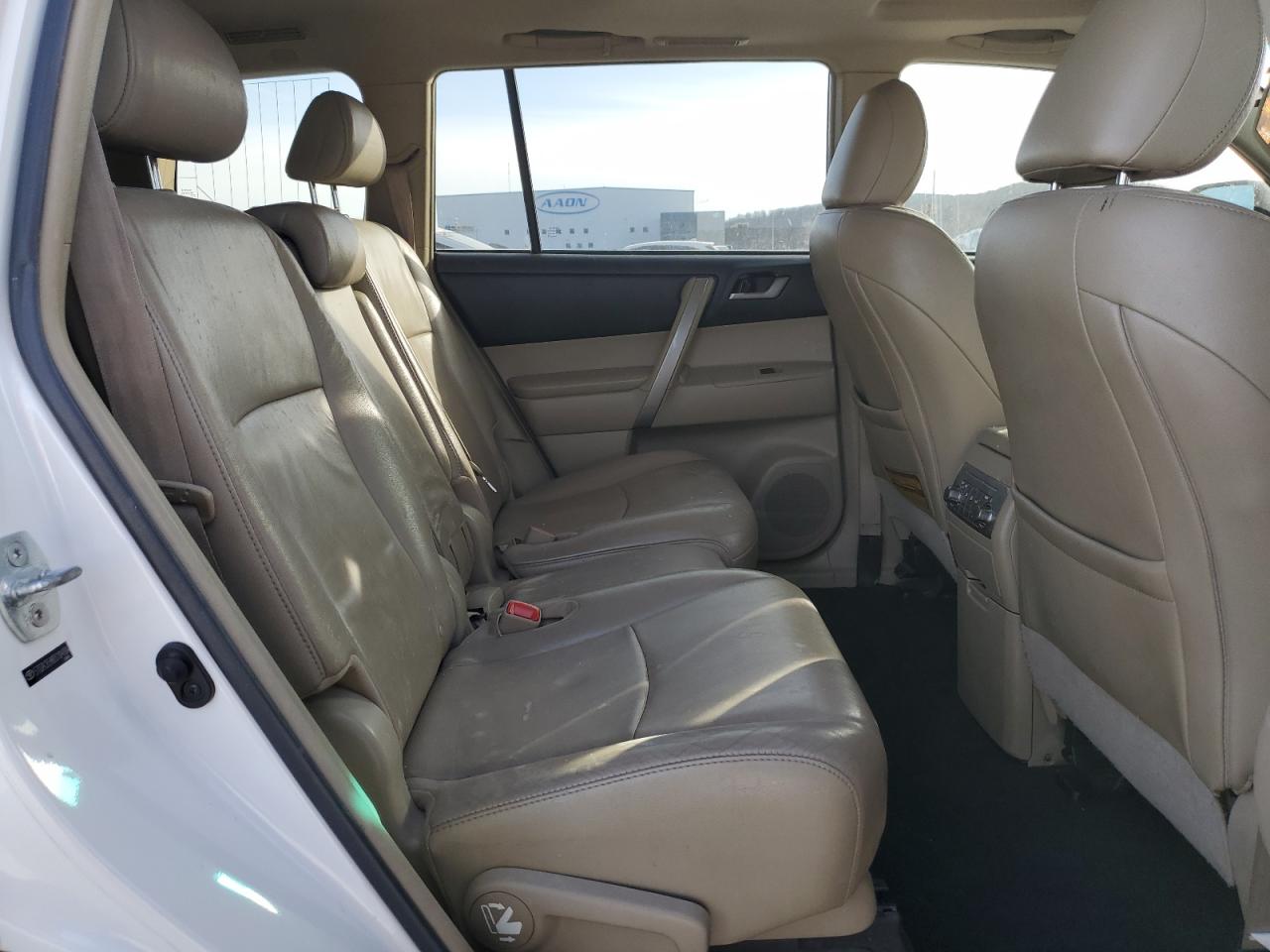2013 Toyota Highlander - Image 11