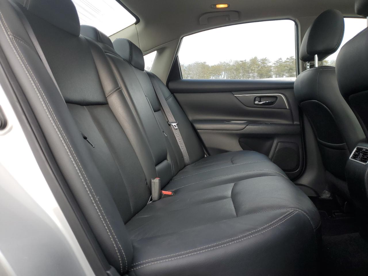 2017 Nissan Altima - Image 10