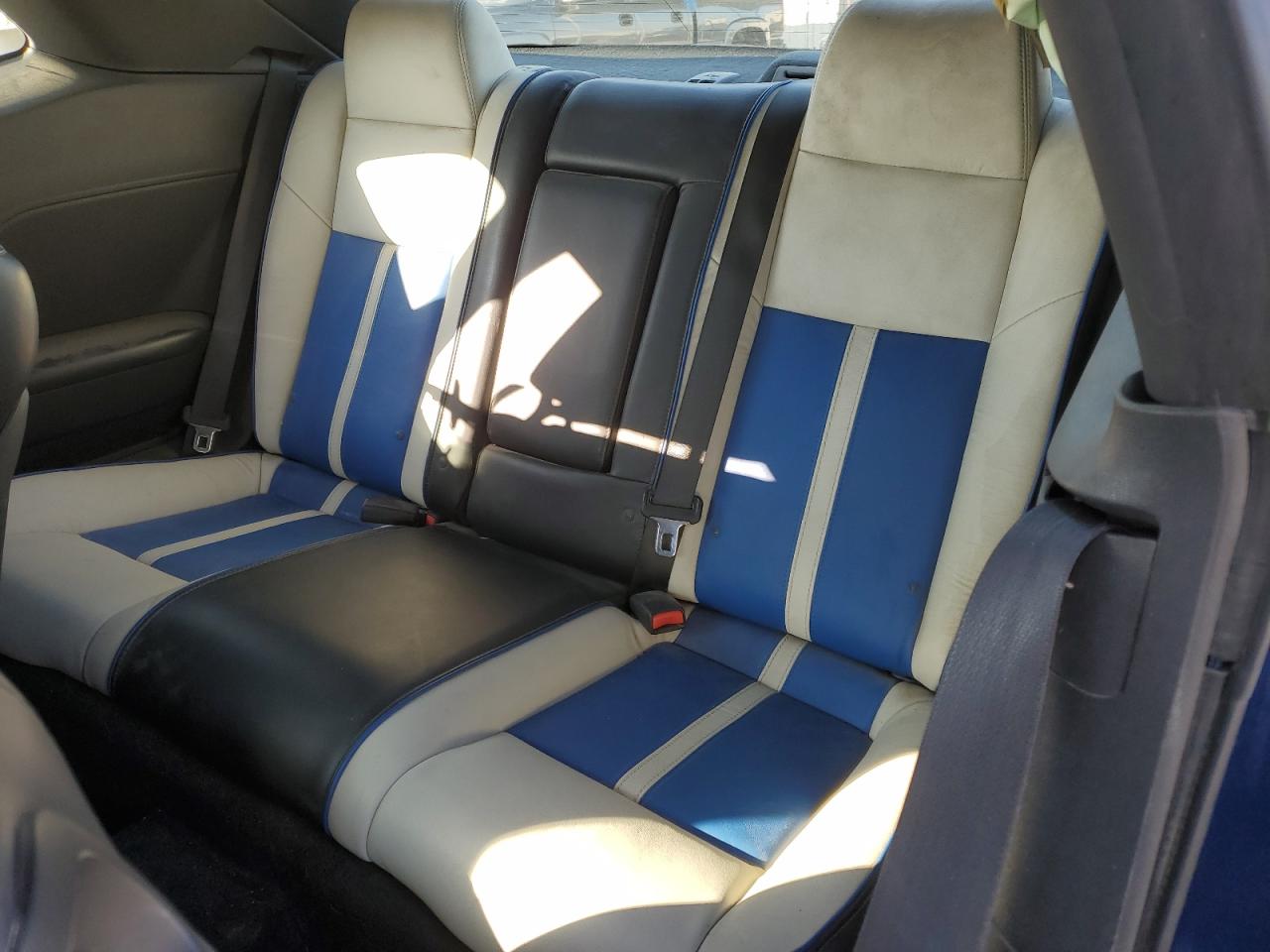 2011 Dodge Challenger - Image 10