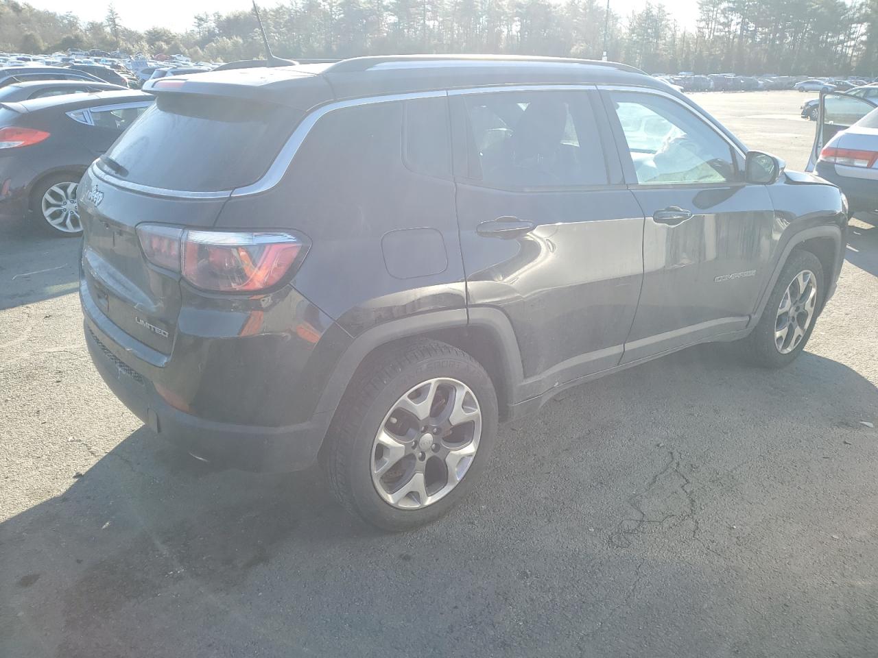 2018 Jeep Compass - Image 3